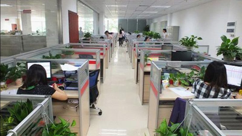 以下是一些电工培训教材推荐：